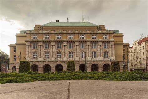 Filozofická fakulta UK .